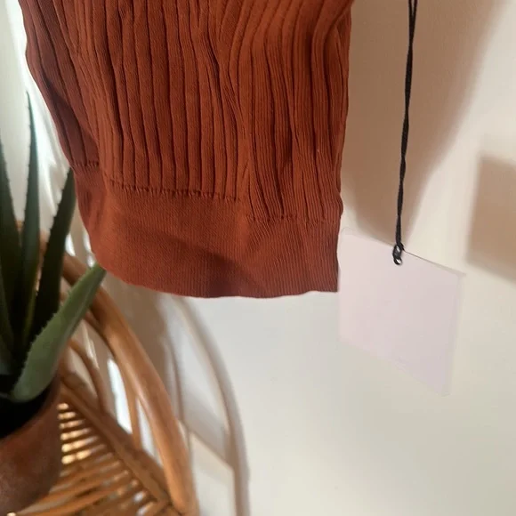 By the way (Revolve) Cropped Sweater Cami - Picture 4 of 7